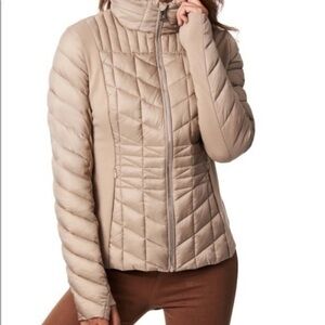 Bernardo EcoPlume Glossy Nylon Quilted Jacket with Knit Trim Gold Size Small NWT